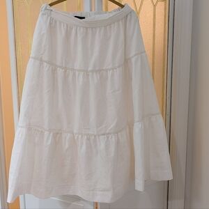 Forever 21 White A-Line Tiered Skirt. Lining.